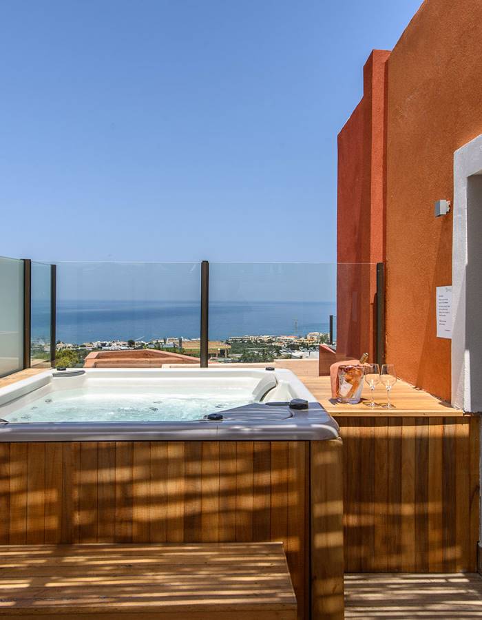 Luxury Two-Bedroom Suite Sea View Outdoor Jacuzzi 