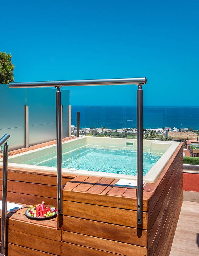 Luxury Two-Bedroom Suite Sea View Outdoor Jacuzzi